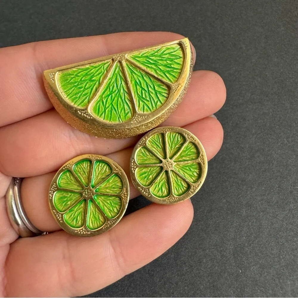 Napier Lime Slice Brooch & Earrings Set Green Gold Fruit Jewelry Vintage Clip On